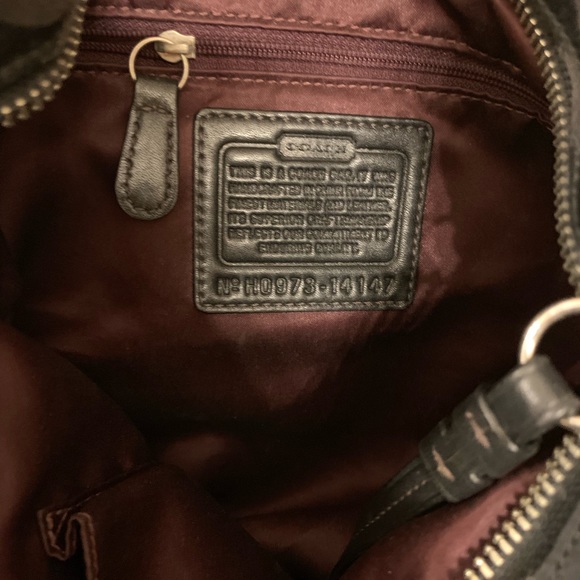 Coach Signature Sateen Shoulder Bag 💯Authentic - Picture 5 of 6